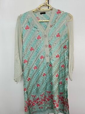 Agha Noor Women's Seafoam Green Embroidered Kurta with Pink Floral Accents
